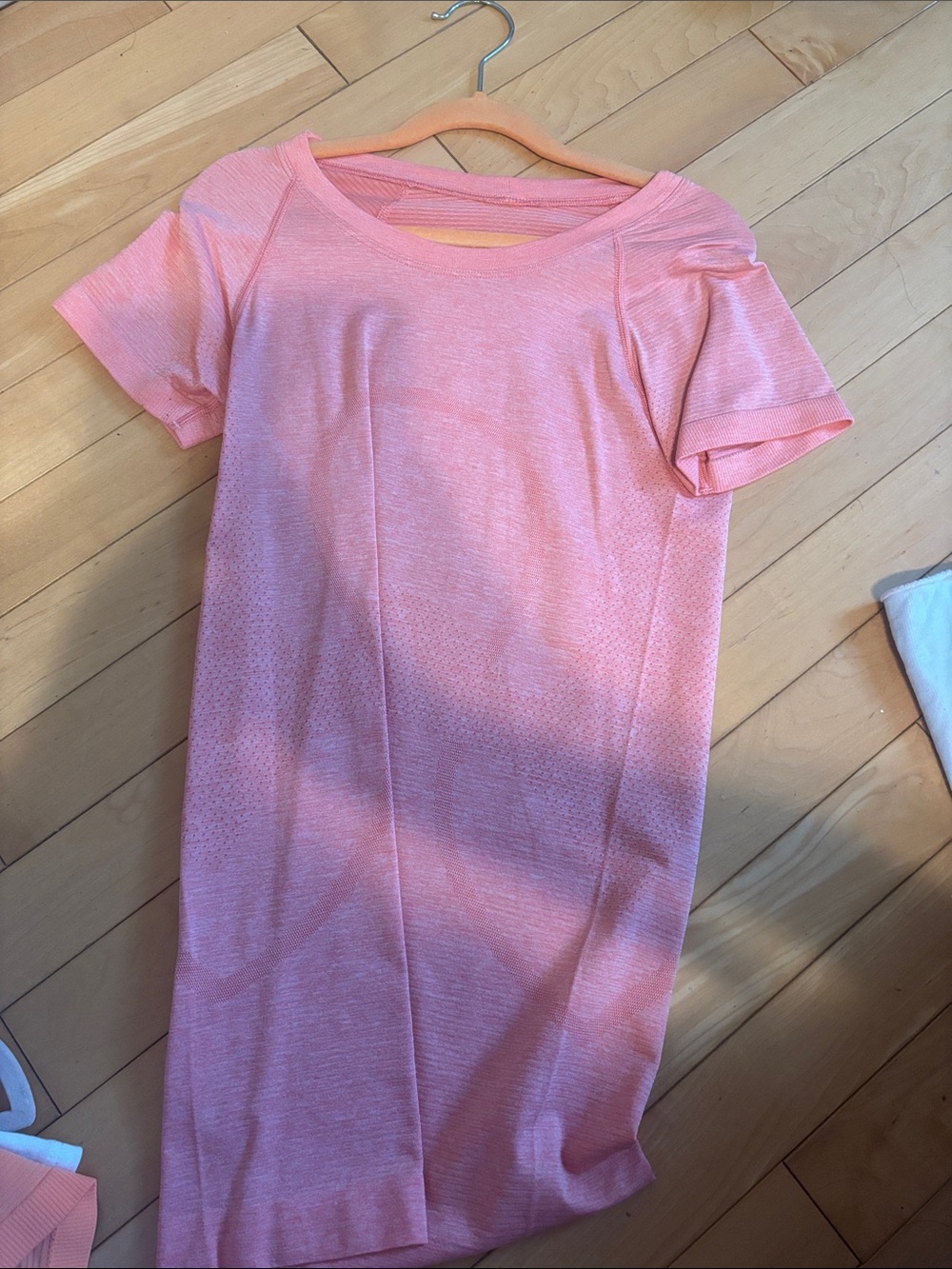 Pink lululemon swiftly tech